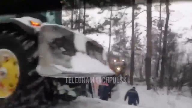 В Ульяновской области перевернулся КамАЗ с зерном смотреть онлайн