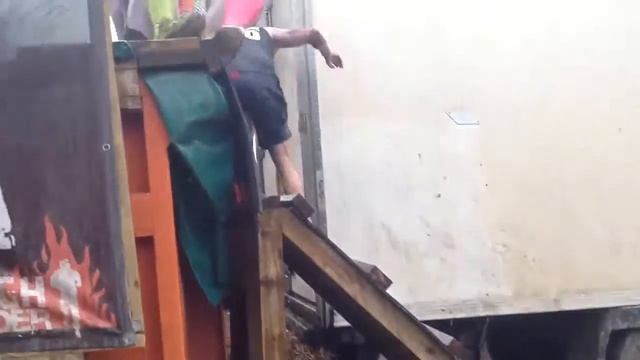 Johnny B does arctic enema 1 смотреть онлайн