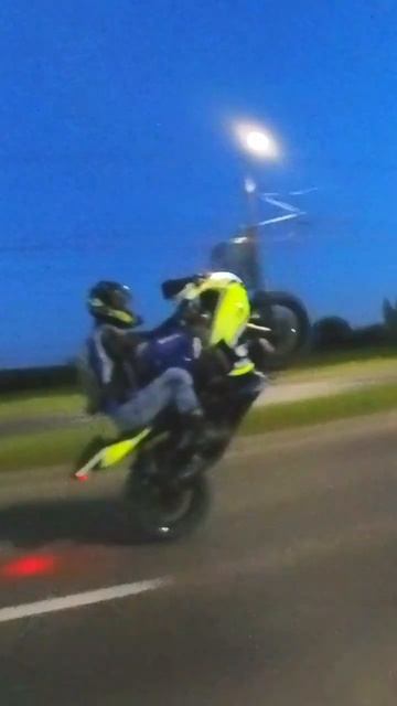 gsx-r 750 l4 #gsxr750 #suzuki смотреть онлайн