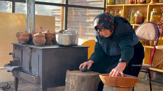 PITI A TREMENDOUS CAUCASIAN RECIPE IN MUD POTS WITH CHESTNUTS AND DRIED FRUIT! смотреть онлайн