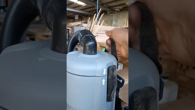 My favourite vaccume cleaner from today, Nilfisk GD 5 Back! смотреть онлайн