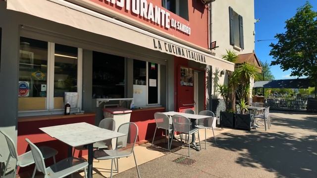 Provence 🇫🇷 A Day in the Liveliest Market of a Country Village: L' Isle sur la Sorgue | Walking Tou смотреть онлайн