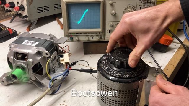 Universal motor speed control waveforms viewed on my oscilloscope смотреть онлайн