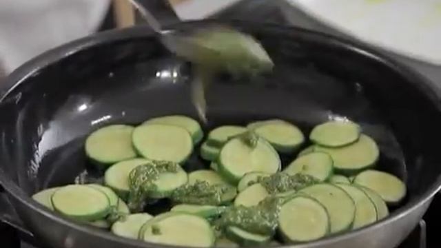 Brancini i tikvice s peštom od peršina - Fini Recepti by Crochef смотреть онлайн