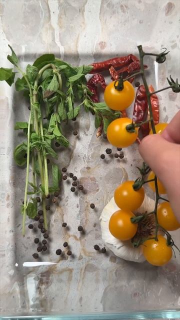 Tomato Garlic Confit Pasta Salad смотреть онлайн