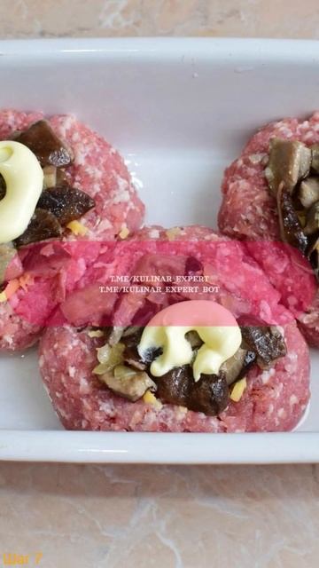 Как приготовить бифштекс из фарша в духовке с сыром #быстрыйрецепт #вкуснаяеда #бифштекс #еда смотреть онлайн