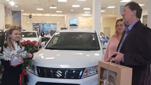 50-ый автомобиль вручаем своему лидеру Елене Галянт смотреть онлайн