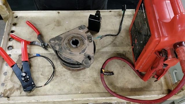 Das Faust Repair Video: Testing a PTO Clutch смотреть онлайн