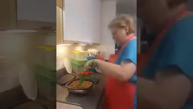 Apple Crisp using MicroPro Grill Part 2 смотреть онлайн