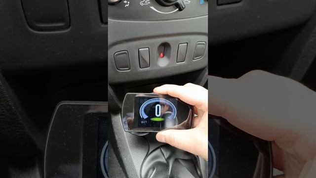 Dacia Logan 2/ Sandero 2 obd screen shows water and oil temperature, volts, speed and others смотреть онлайн