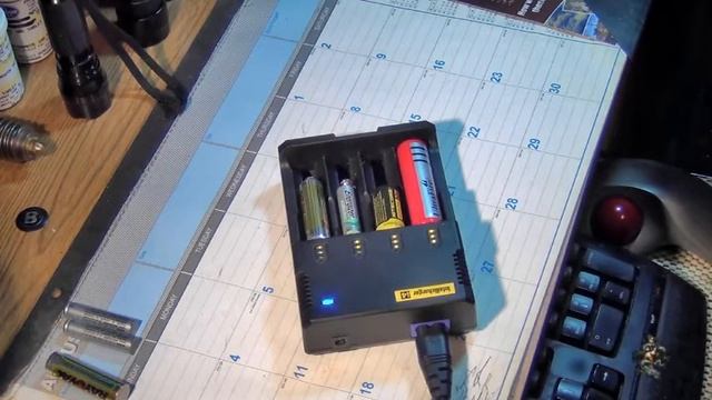 Nitecore i4 Battery Charger смотреть онлайн
