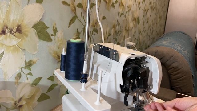 Как поменять лампочку в оверлоке