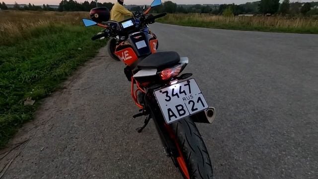 Обзор KTM Duke 390 2019 и не большое сравнение с BMW 310 G 2018 смотреть онлайн