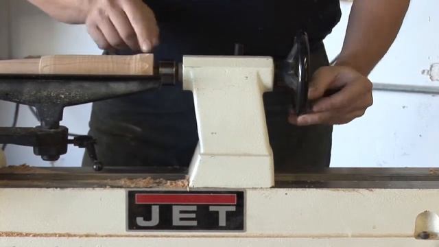 Wood Lathe Tips : How a Wood Lathe Works смотреть онлайн
