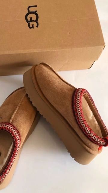 Утепляемся😍 Подборка горячих Ugg. Доставка 2-3 недели. Tg: shoezone_rus #ugg #зимняяобувь #дутыши смотреть онлайн