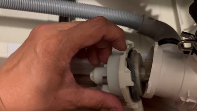 洗衣機DIY更換排水泵｜劉鎮鋒生活頻道 смотреть онлайн