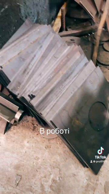 В роботіЛазер, заготовки для щепорізів#chipper #садовник #дома #сад #огород #україна #веткорез смотреть онлайн