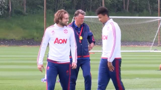 Van Gaal sacked by Manchester United смотреть онлайн