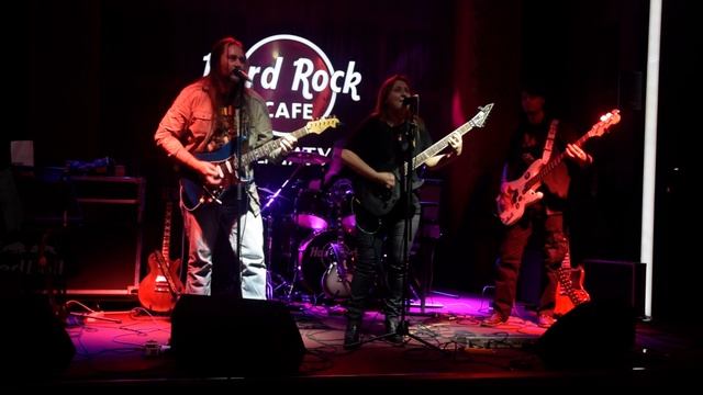 Holy Dragons cover party in Hard Rock Cafe Almaty смотреть онлайн