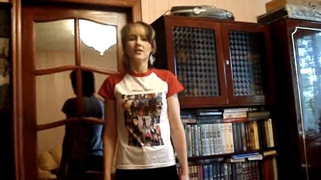 Девушка из Триллера исполняет песню He Is Out Of My Life.mpg смотреть онлайн