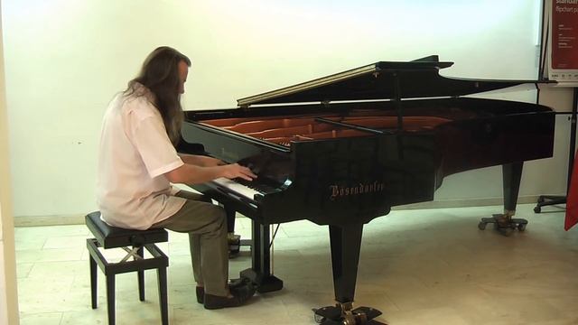 Ravel Sonatine f # - Mouvement de Menuet - Wolfgang Ellenberger piano смотреть онлайн