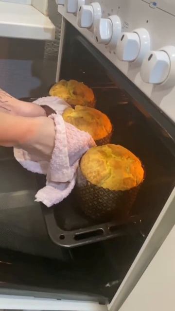Вот уже и моя доченька печёт куличи 🤗🤗🤗Всем счастья 🥰🥰🥰🥰🥰🥰🥰🥰🥰🥰 смотреть онлайн