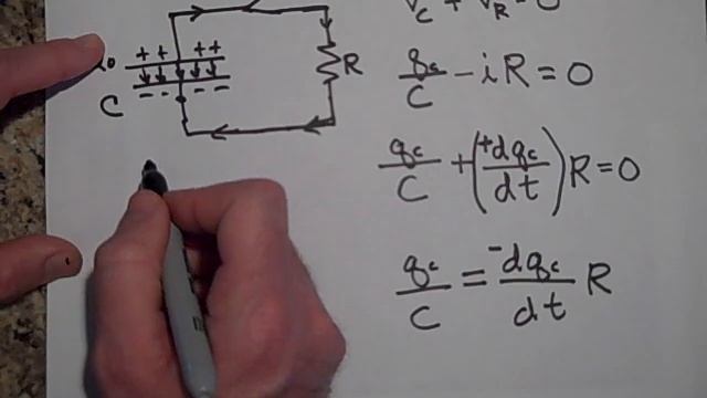 Discharging a Capacitor (RC Circuits) смотреть онлайн
