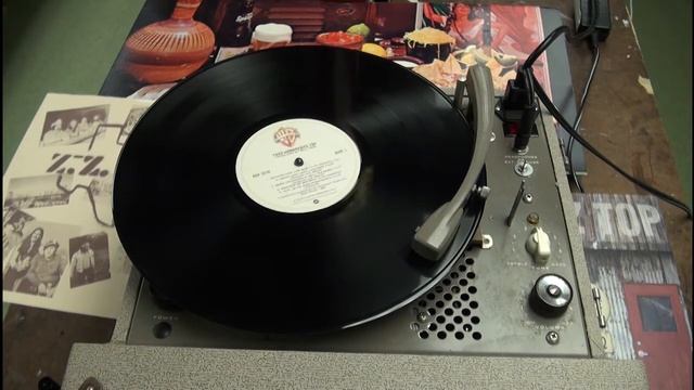 ZZ Top - "Waitin' for the bus/Jesus just left Chicago" on tube record player смотреть онлайн