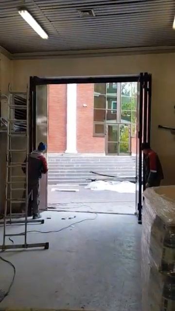 Складчатые ворота теплые со встроенной калиткой. Ручное управление. смотреть онлайн