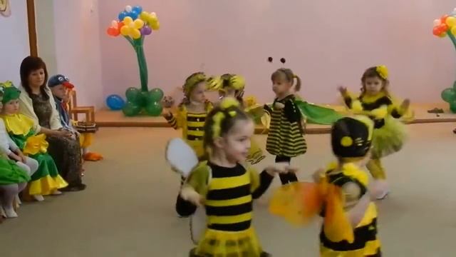 ЖУ-ЖУ-ЖУ... НАРЯДНЫЕ ПЧЕЛКИ ТАНЦУЮТ смотреть онлайн