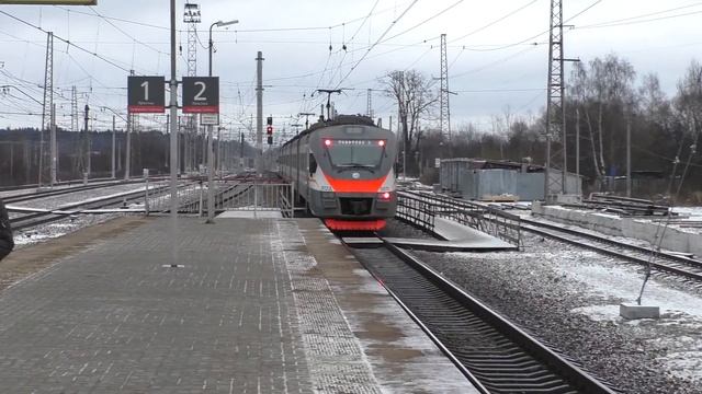Электропоезд ЭП2Д-0070 ЦППК станция Кубинка-1 смотреть онлайн