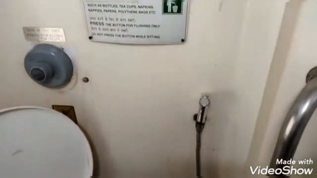 Swarn Shatabdi Train E.A.Class #train #trains #travelaroundindiasohit смотреть онлайн