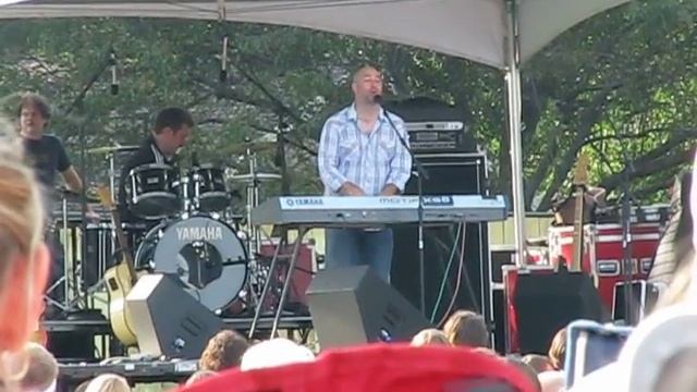 Mark Schultz - What It Means To Be Loved (live in Grimes, IA) смотреть онлайн