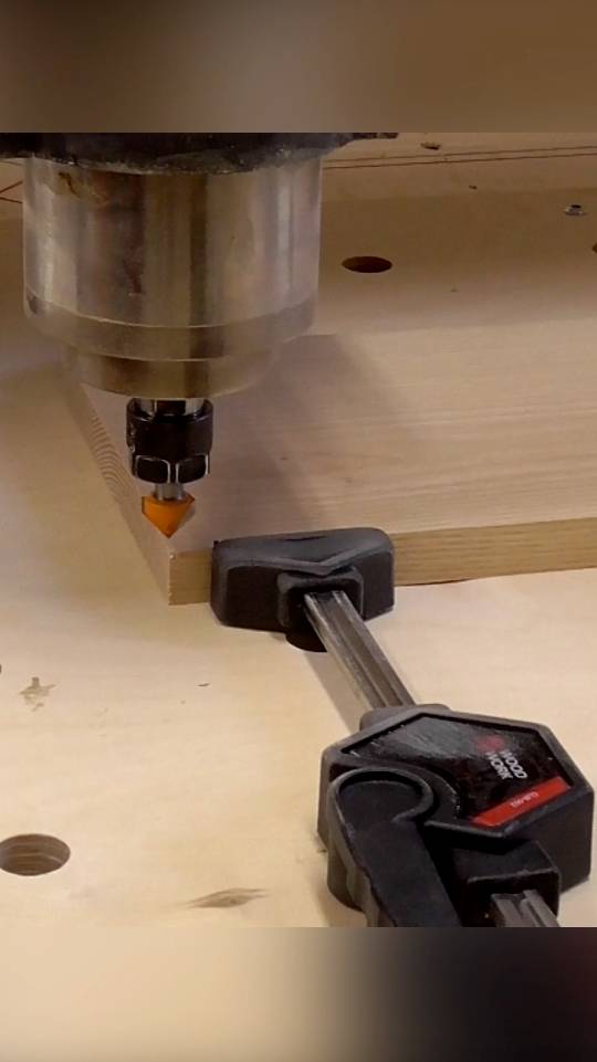 Как работают фрезы CMT на станке ЧПУ по дереву и приспособления Woodwork в столярном производстве смотреть онлайн