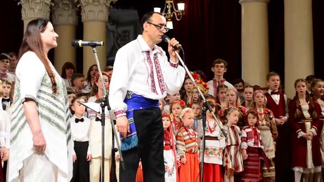 Сік землі Виконують Ніна Матвієнко Рубен Толмачов хори: Дзвіночок Ладоньки смотреть онлайн