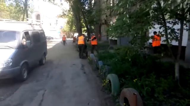 16.05.2018г.Бакинская,28-А Средник дворников из ЖЭУ №3 смотреть онлайн