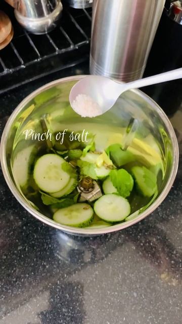 Lemon cucumber refresher #shorts #tastyfood009 смотреть онлайн