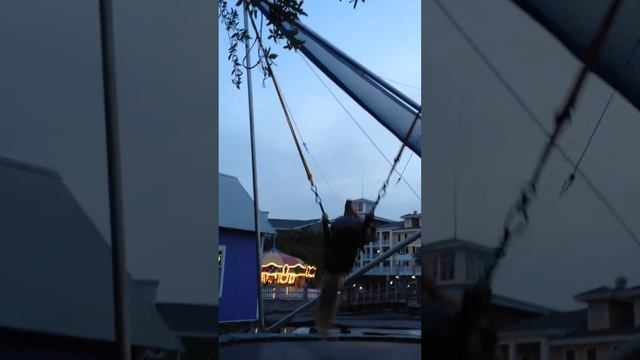Crazy blond girl jumping on Eurobungy at Sandestin Resort смотреть онлайн