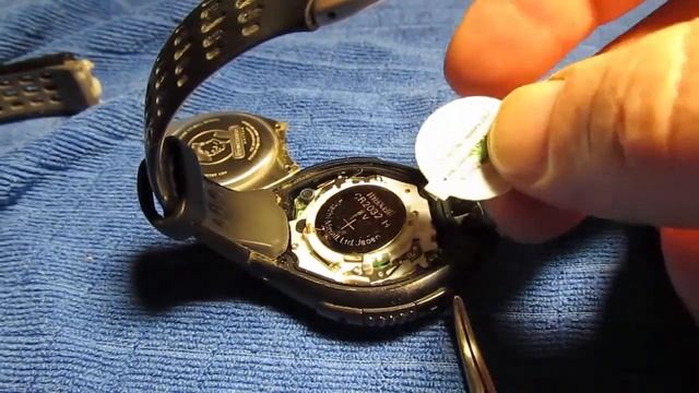Nike Triax 50 or 100 Battery Change смотреть онлайн