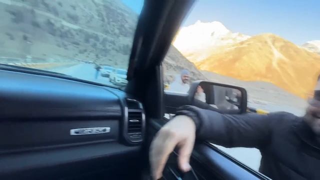 RAM TRX Sliding on Black Ice | Ajj too marte marte bache 😰 смотреть онлайн