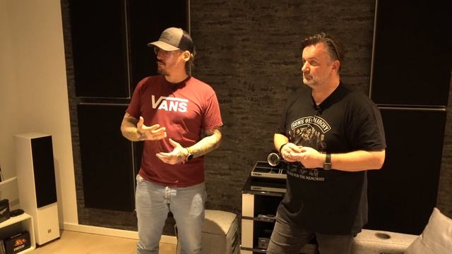 Das "CineTRON" Heimkino von Sascha - Spaß mit 3D Sound und großem Bild in den eigenen 4 Wänden смотреть онлайн