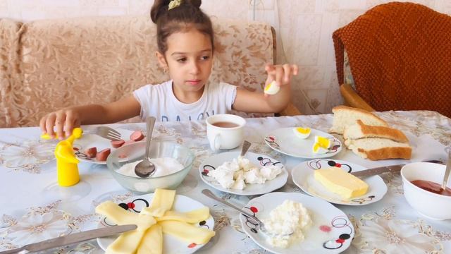 VLOG / ОДИН ДЕНЬ ИЗ ЖИЗНИ ДЕНИЗКИ / А ВАШИ ДЕТИШКИ ТАКИЕ ЖЕ АКТИВНЫЕ,КАК И Я ?) Little Denizka смотреть онлайн