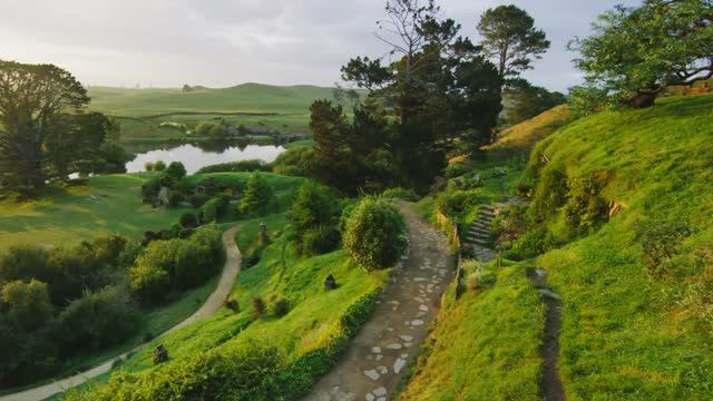 Return To The Shire. (Возвращение в Шир)