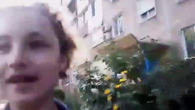 /Vlog\Гуляем во дворе