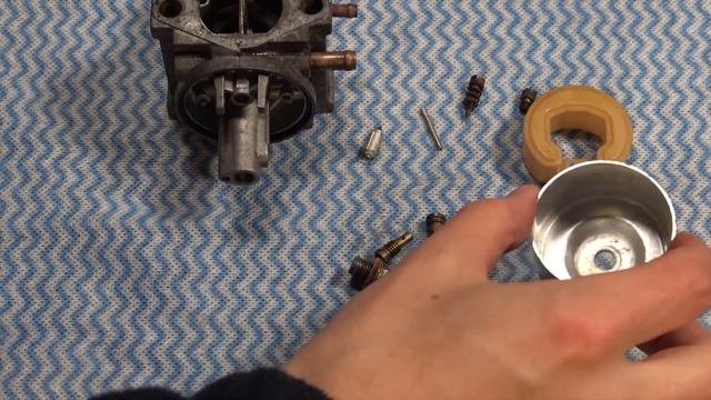 Extremely Rusty Exmark Victa Update - Head and Carb Work смотреть онлайн