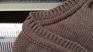 Кеттлёвка на вязальной машине, как обработать горловину или пройму.