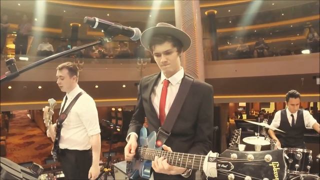 Guitar View of myself at 360 Bar on the Genting Dream ( XS BAND ) смотреть онлайн