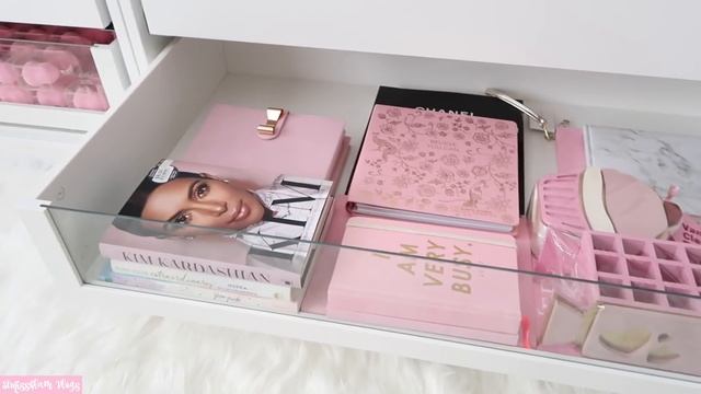 MY BEAUTY ROOM AND MAKEUP COLLECTION!🏡💕-SLMissGlamVlogs🏡💕 смотреть онлайн