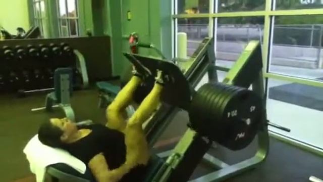 720 lb Leg Press смотреть онлайн