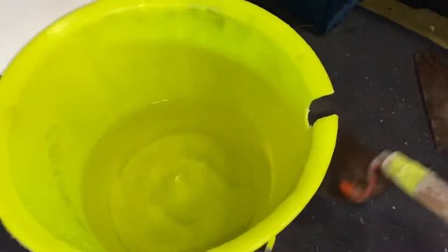 Sceau de maçon Avec encoche pour truelle смотреть онлайн